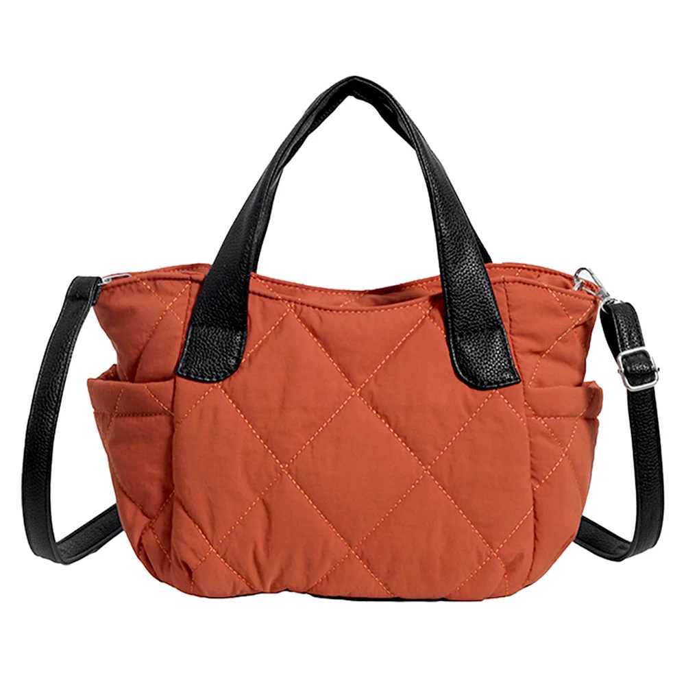 Ladies Quilted Casual Tote Handbag Adjustable Strap Padded Crossbody Purse with Side Pockets Trendy Messenger Bag Chic Hobo 241015