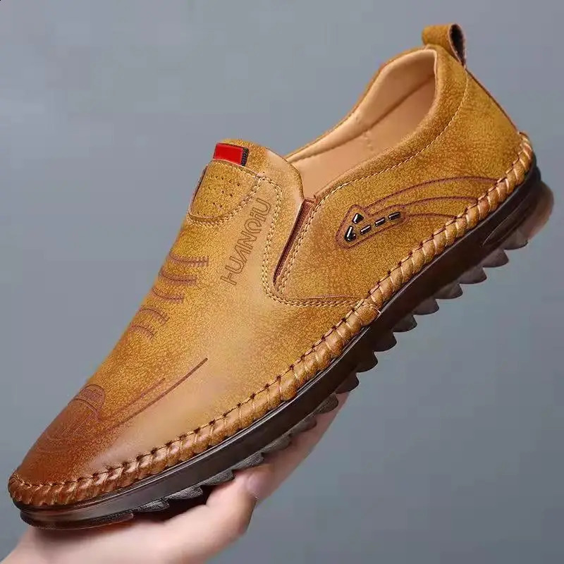 Mens fashionable soft leather casual leather shoes -168 mens casual sports shoes sapatos de hombres Mocassines mujer marca lujo 241011