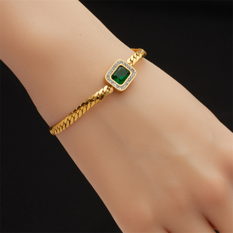 Designer Gold Chain Iced Out Bracelet Designer Heart Butterfly Tree Charm Stackable Bracelets Cuff for Women Girlfriend Birthday Gift Fashion Fine Jew