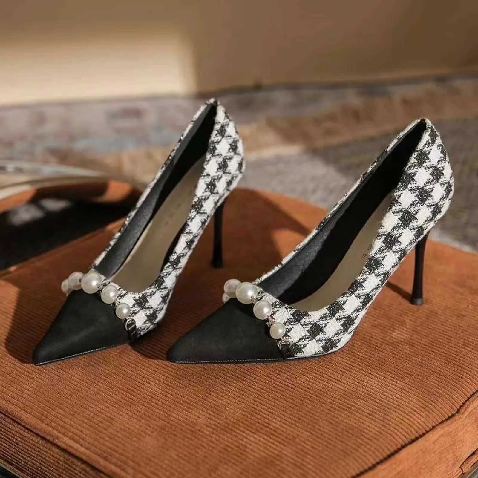 Top quality Brand High Quality New Style Free Delivery Designer womens high-heeled hunting dog stone pump black toe clothing tweed boat pearl designer