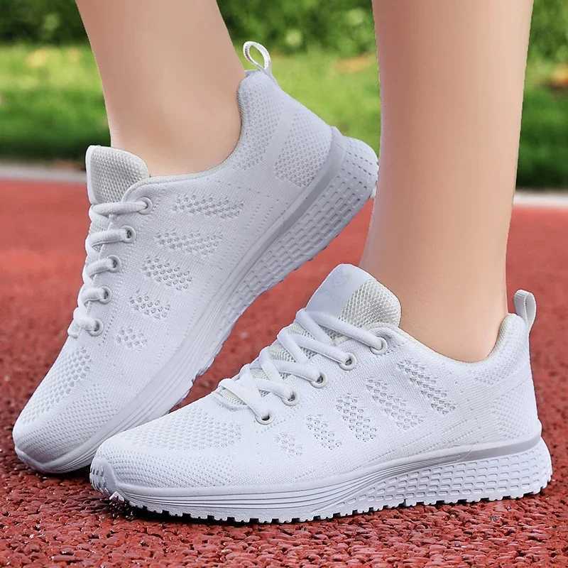 Women Casual Shoes Fashion Breathable Walking Mesh Flat Shoes Sneakers Women 2024 Gym Vulcanized Shoes White Female FootwearLX241015