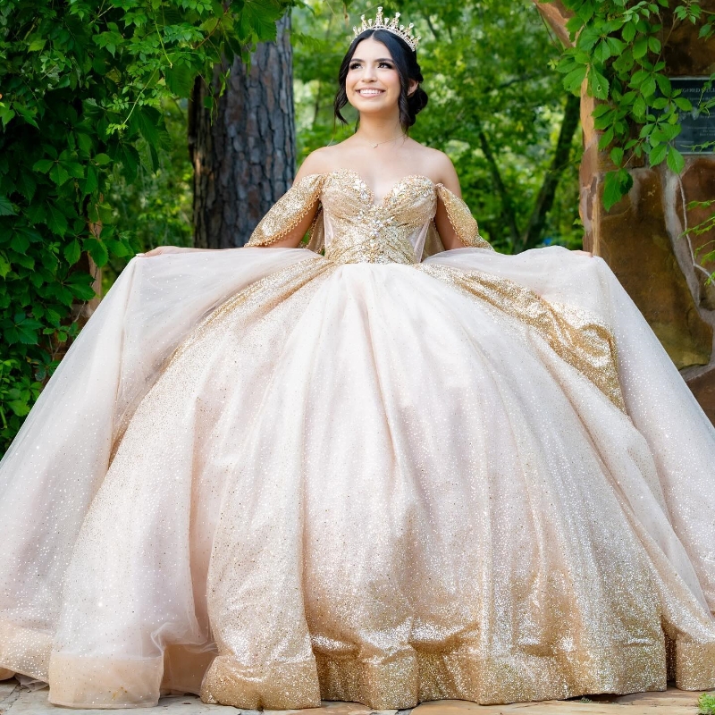 Champagne Light Sparkly Glittering Quinceanera Dresses Off Shoulder Vestidos De Anos Beading Crystal Princess Party Gowns Sweet Dress