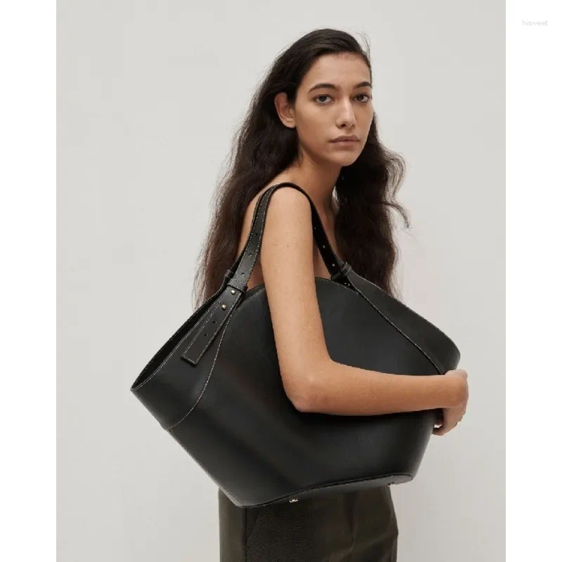 New Evening Bags Women's Large Capacity 2024 Autumn And Winter Fan Shape Shoulder Underarm Bag Versatile Handbag