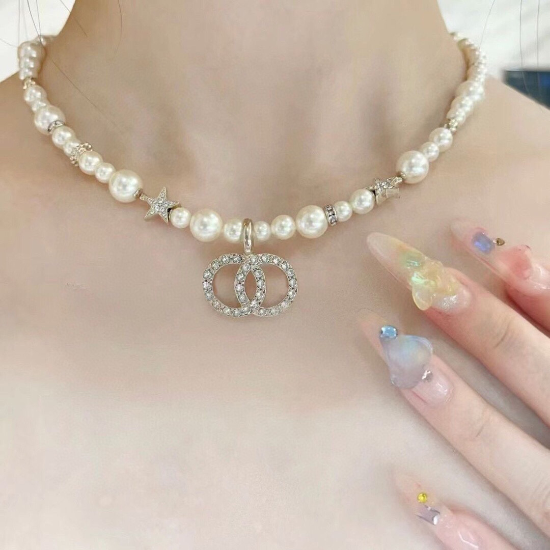 Fashion Pendant Necklace Pearl Chain Classic Designer Charm Women Choker New Party Wedding Gift Diamond Crystal Necklace 18K Gold Plated High Sense Jewelry