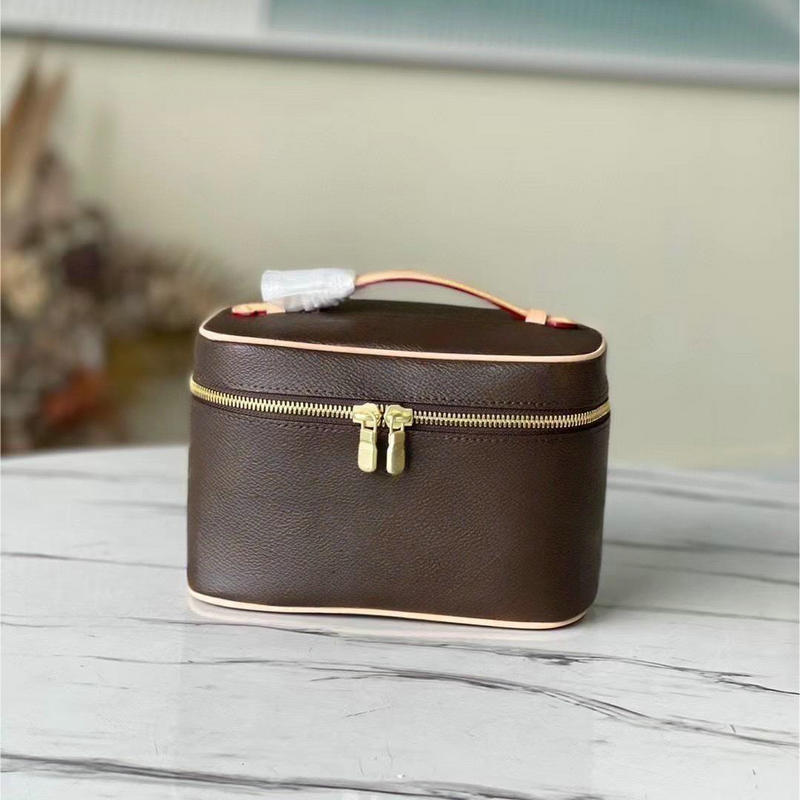 Nice BB Cosmetic Bags Cases Designer Makeup Bag Handbag Top Handle Clutch Toiletry Bags 12A Mirror Quality Canvas Leather Makeup Bag Designer Bag With Box