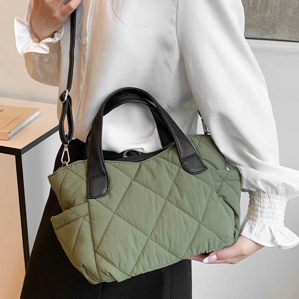 Ladies Quilted Fashion Shoulder Bag Large Capacity Casual Tote Handbag Adjustable Strap Padded Crossbody Purse Simple Satchel 241018