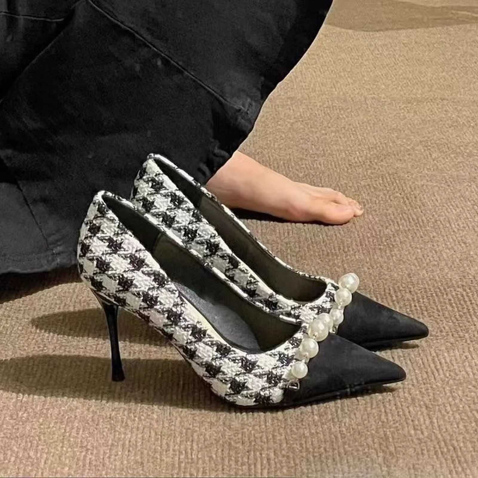 Top quality Brand High Quality New Style Free Delivery Designer womens high-heeled hunting dog stone pump black toe clothing tweed boat pearl designer