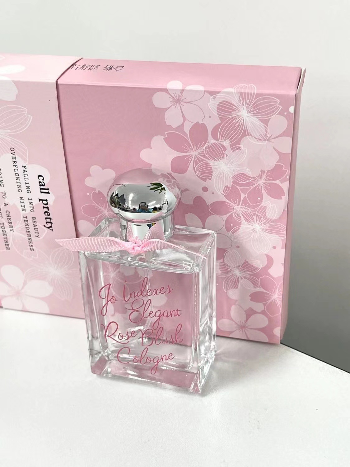 Exquisite women's perfume perfume gift set Fresh and sweet fragrance Perfect product for birthday and celebration