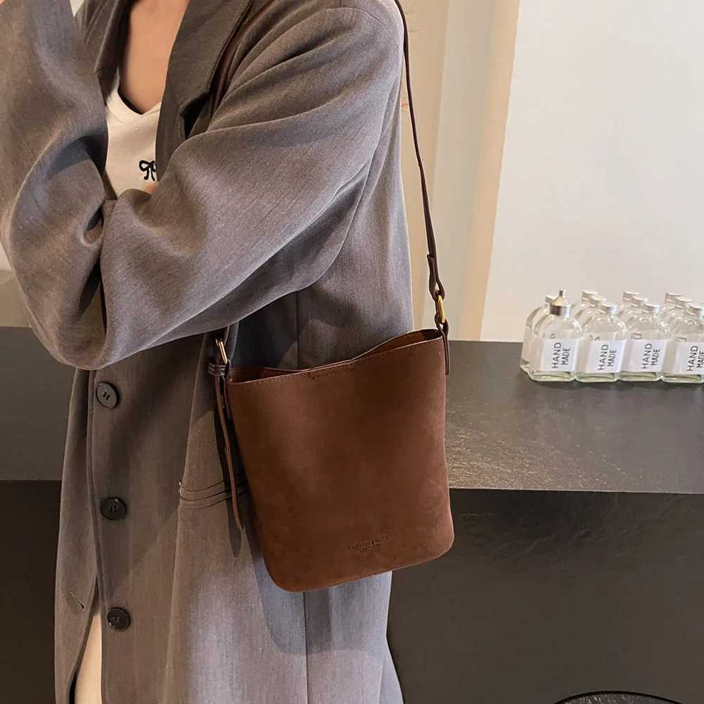 Ladies Fashion Crossbody Bag Large Capacity Portable Bucket Casual Leather Vintage Satchel 241015