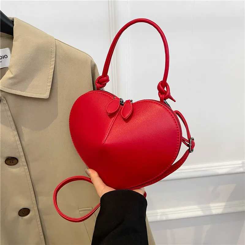 High Quality Love Heart Shape handbag small handbag designer cross body bag womens red black gold Pu leather top handbag T241015