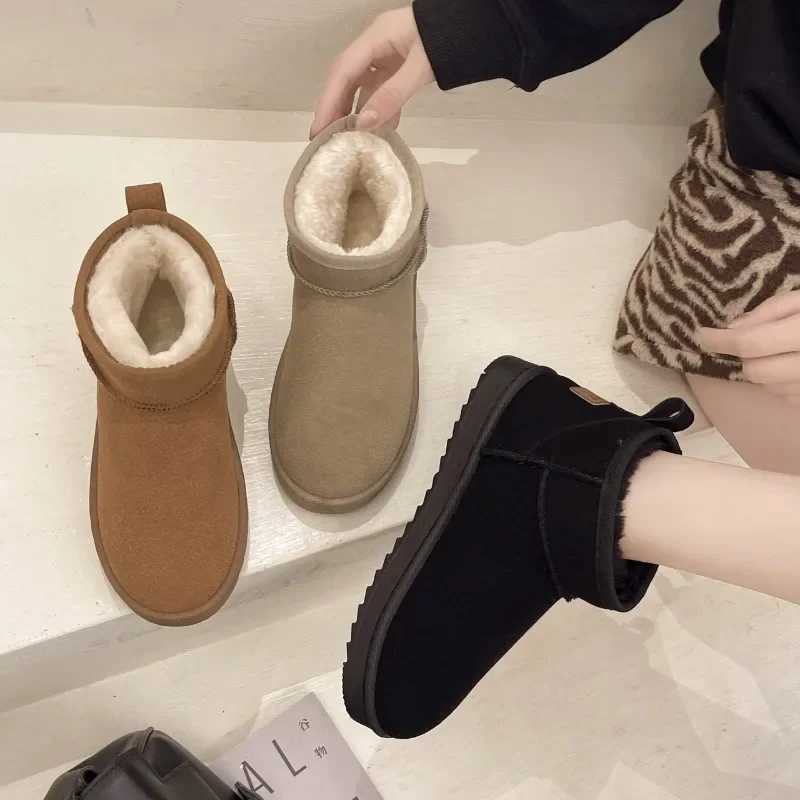 New Snow Mini Winter Sheepskin Womens Waterproof Natural Wool Boots Fur ed Ankle Warm Flat Shoes W241015