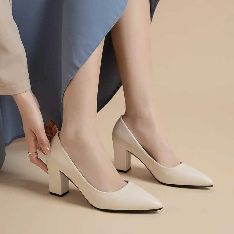 New high heels light patent leather high heels fashionable and elegant shoes womens thin boot platform work shoe pump Y241014