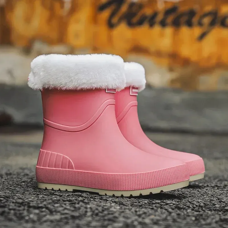 Women Designer Slip-on High Quality Water Waterproof Shoes Womens Rubber plush Rain boot Garden Galoshes Non-Slip Boots 240606 241118