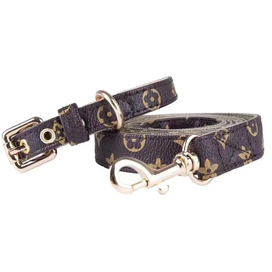 Designe dog colla Luxuy Wod bitch High quality leathe Soft and adjustable classic pint plaid pet with metal buckle Pet f 5d6