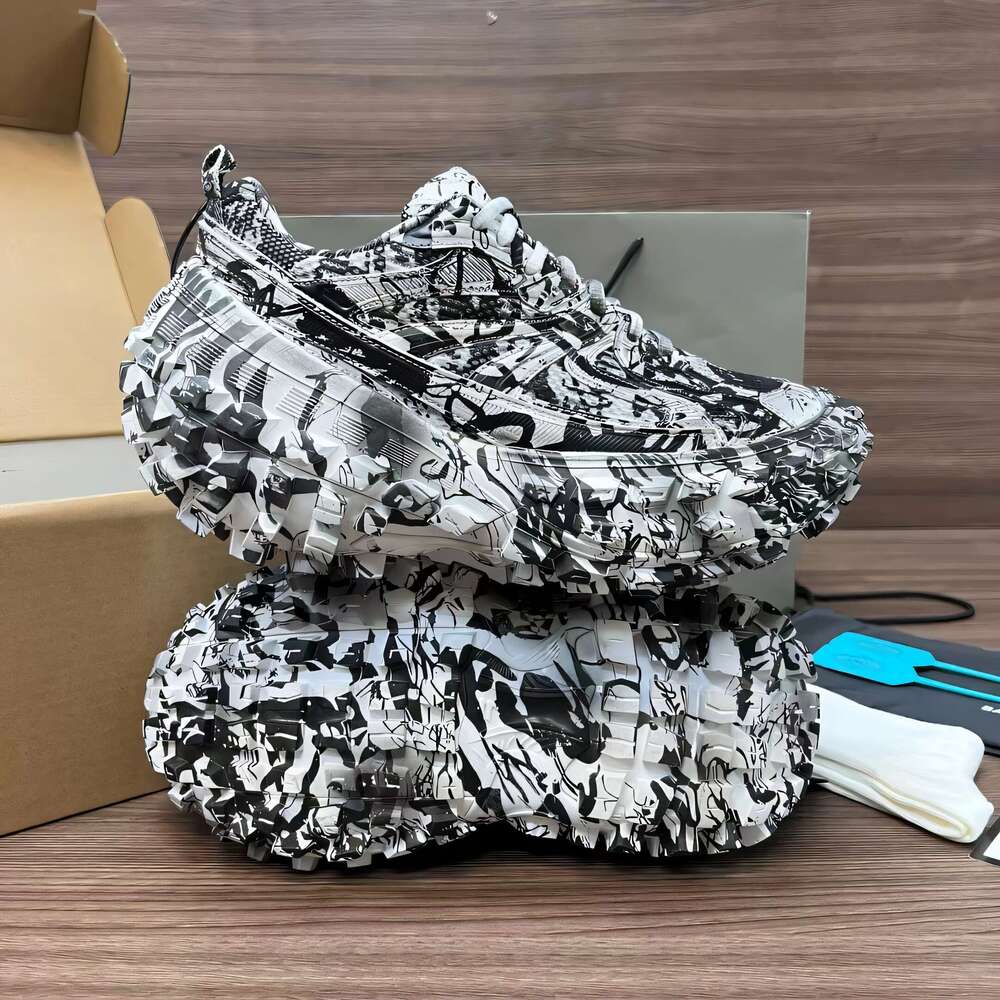 New Women Men Sneakers Outdoor Casual Thick Bottom Damping Jogging Genuine Leather Shoes