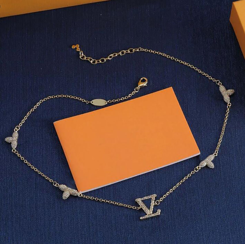 Fashion Designer Necklaces Diamond Pendant Classic 18K Gold Plated Chain Letter Necklaces for Men Women Wedding Party High Quality Jewelry Gift