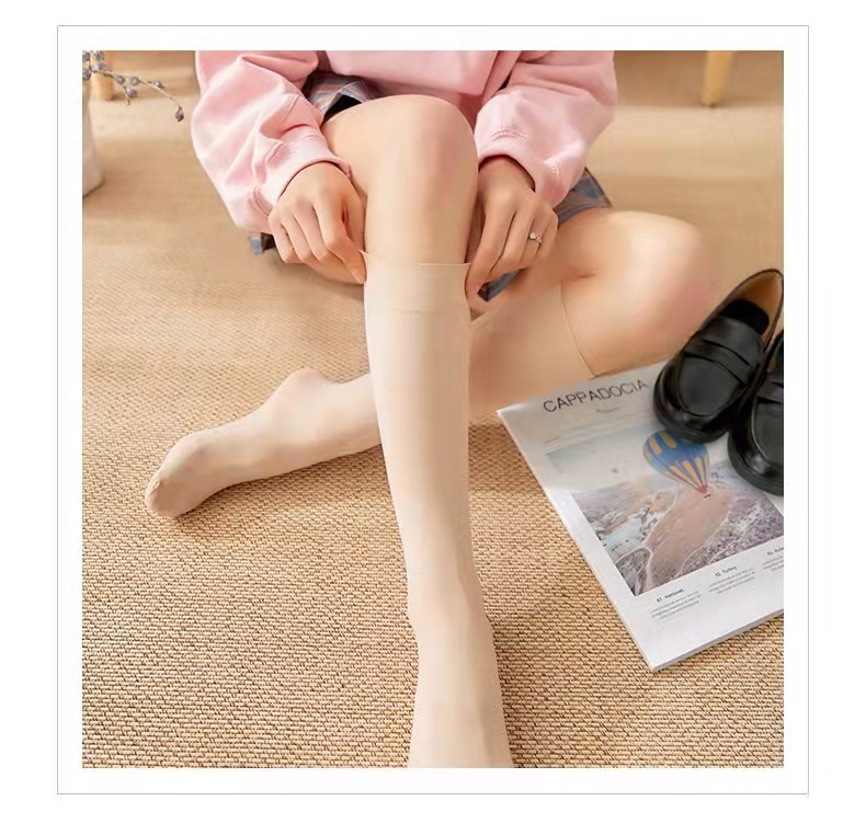 2025 New Designer fashion Winter Velvet Women s Short Knee length Medium length Socks Black Thick Socks Half Leg