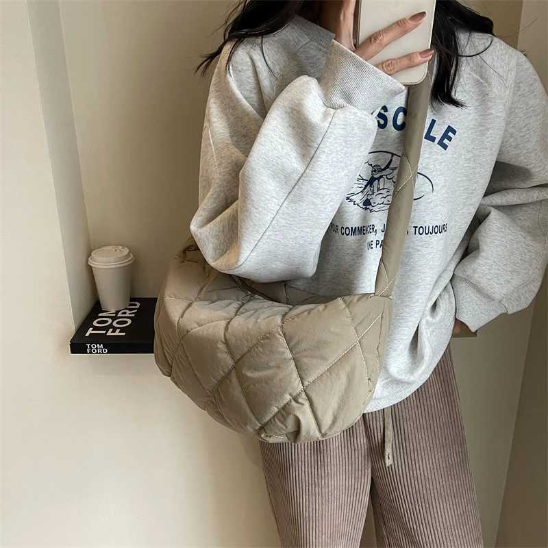 Puffer Crossbody Bag Nylon Padded Shoulder for Ladies with Interior Pocket Handbag Quilted Hobo Shopping Travel 241015