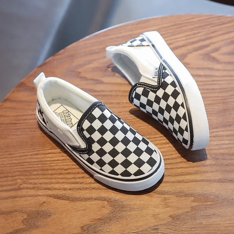 Kid Canvas Shoes White and Black Plaid Checkered Casual Sneakers Spring Summer Breathable Soft Sold Fashion Shoe for Boys Girls 241014