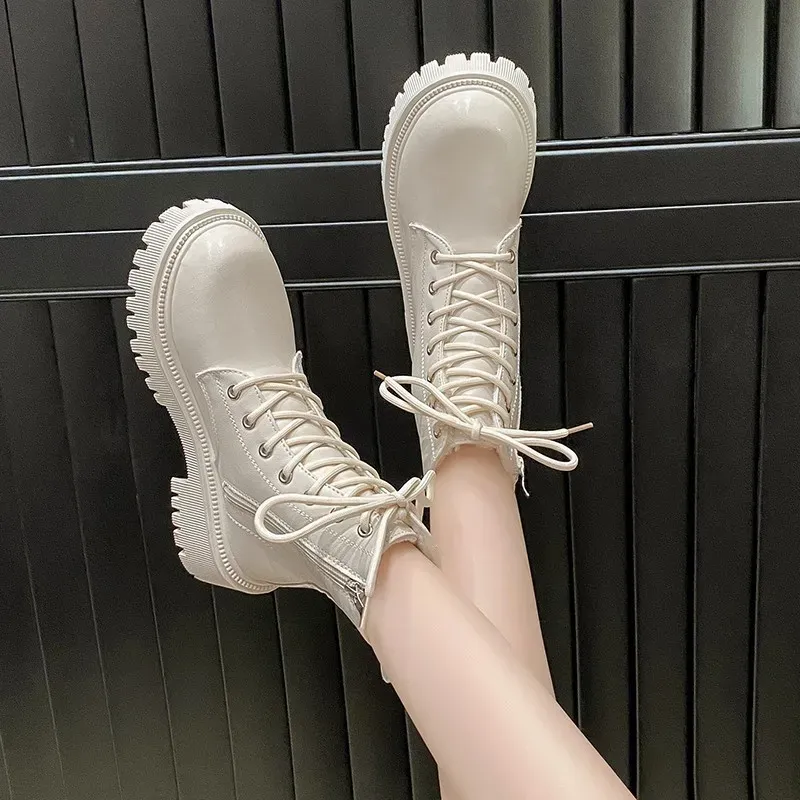 Free Shipping 2024 New Boots British Style Plush Thickened Fashionable Thick Soled For Womens Ankle Boots In White And Black 35-42 Size