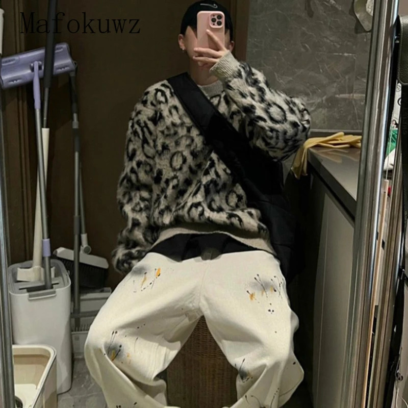 Retro leopard print sweater from the United States fashionable and warm O-neck loose casual street style floral mens top 241011