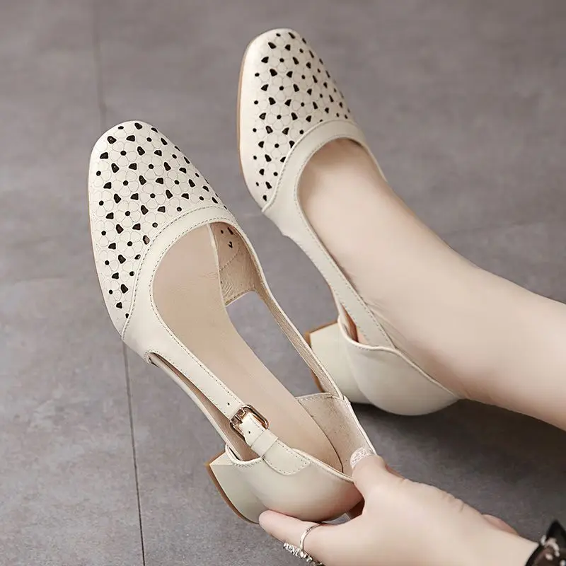 Leather Sandals for Woman Thick Heel Summer 2024 with Medium Heels Beige Closed Footwear Women's Shoes Sandal Casual H Trend Vip