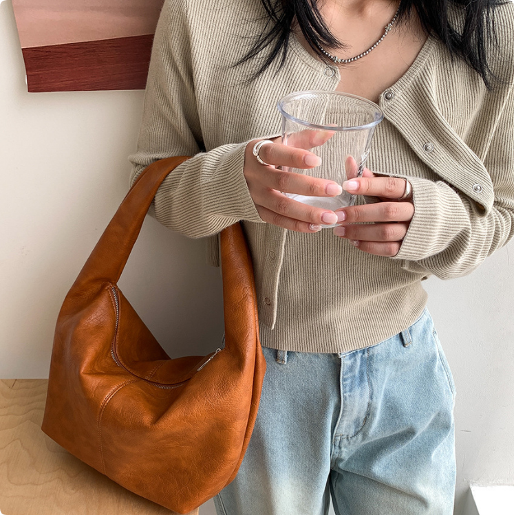 Designer Handbags Bags Pleated Half Moon Wander HOBO Clutch Holding Handbar Shoulder Bag Retro Wallet Leather Banquet Tote Travel Handbag ce30 4