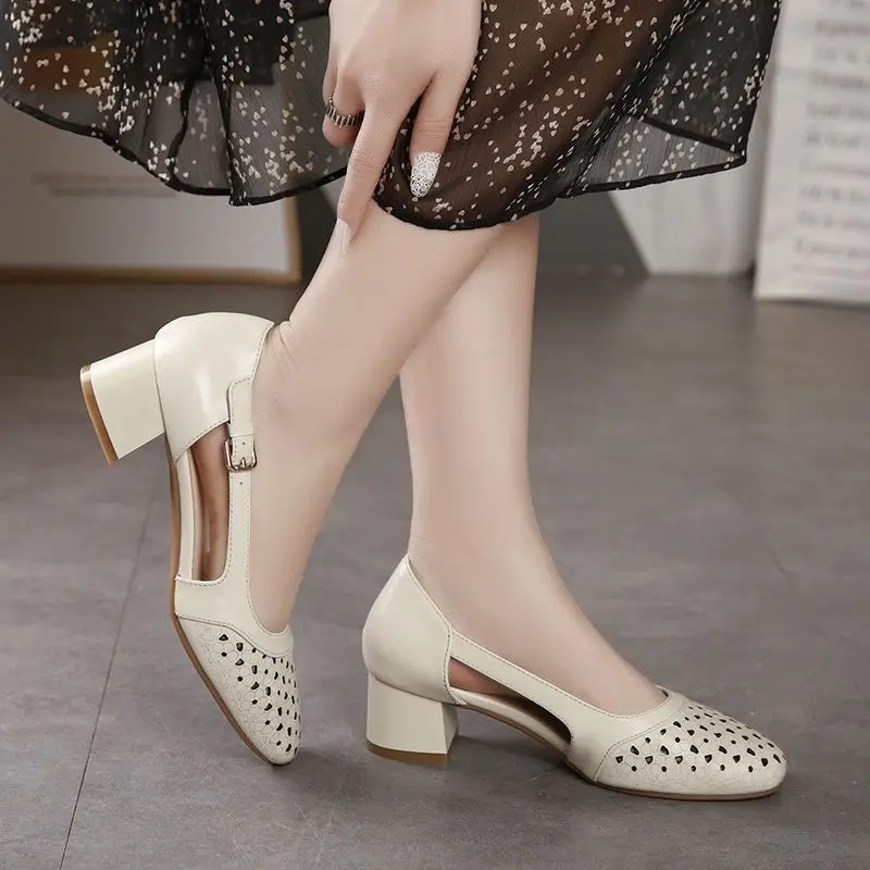 Leather Sandals for Woman Thick Heel Summer 2024 with Medium Heels Beige Closed Footwear Women's Shoes Sandal Casual H Trend Vip