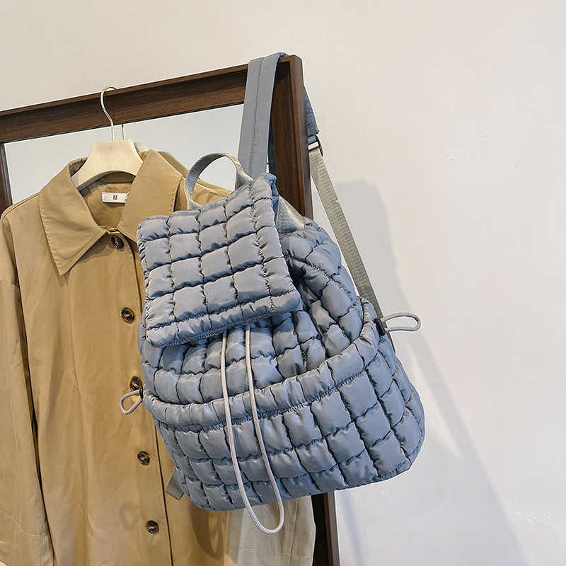 Down bag pleated cloud bag, women's commuting travel large capacity backpack, lightweight casual Korean version backpack 241015