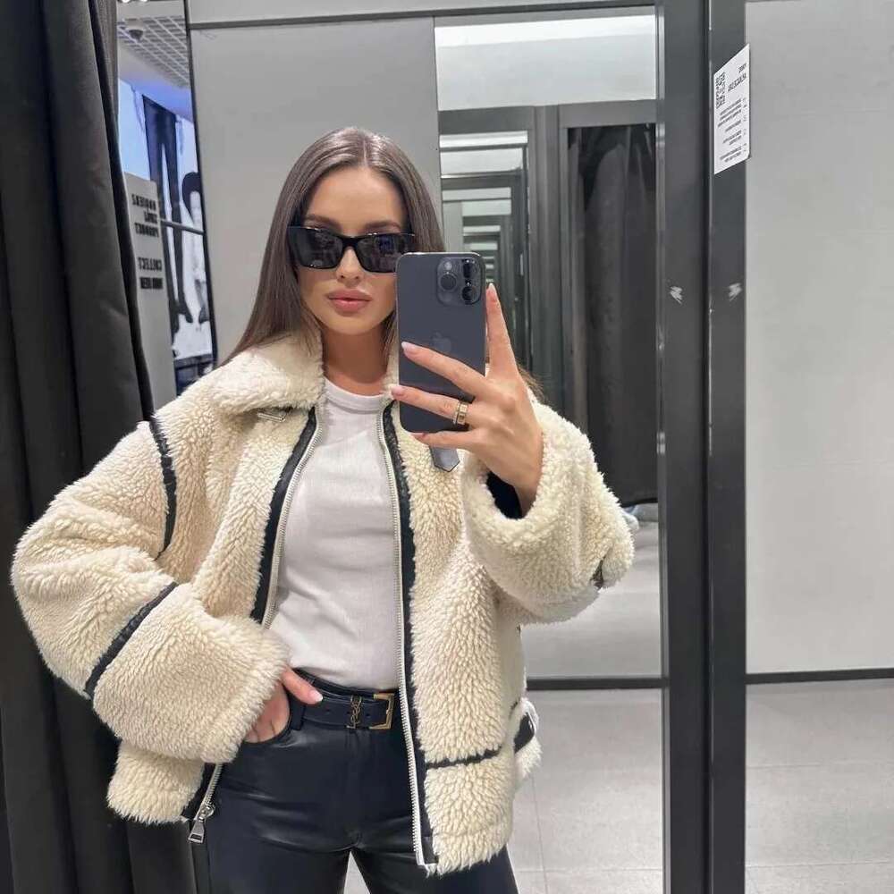 Zr Mall Style Sheep Fur Fleece Autumn/Winter Warm Comfortable Slimming Jacket Motorcycle Clip-On Leather Coat