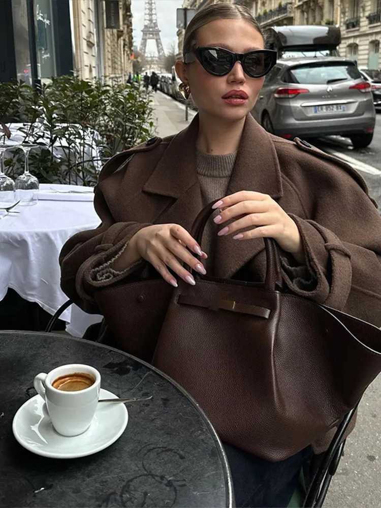 Retro brown double breasted short wool jacket for women elegant lapel long sleeved pocket cut jacket autumn fashion womens jacket W241015