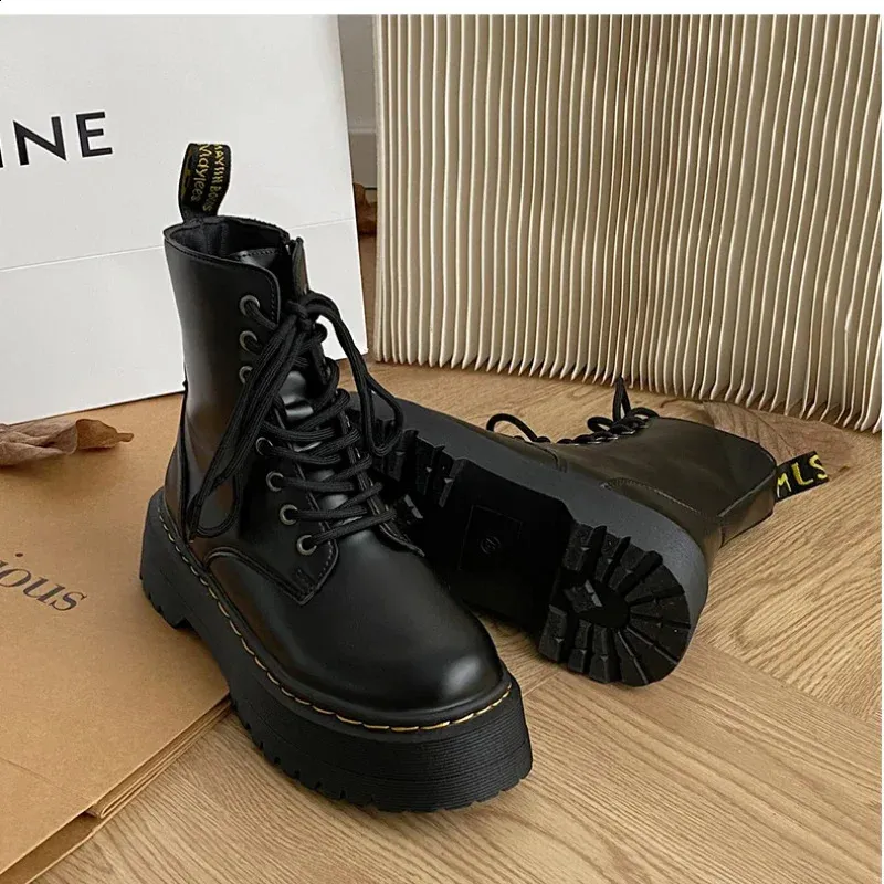 Minimalist Front Lace-up Martin 5Cm Chunky Heel Platform Women British Style Thick Sole Increase Height Casual Boots 240719 241119