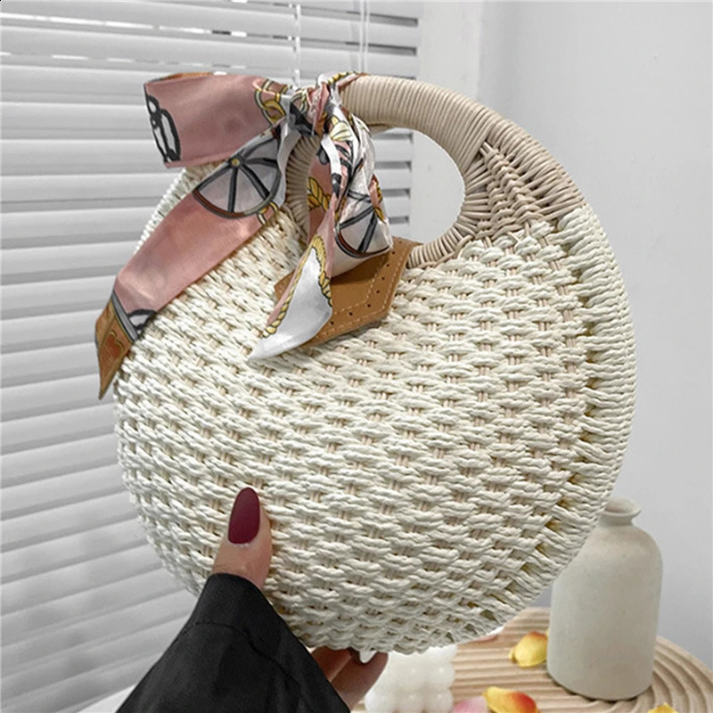 Holiday Shell Handbag Personalized and Cute Rattan Bag Casual Small Round Woven Womens Fashion Beach 241014