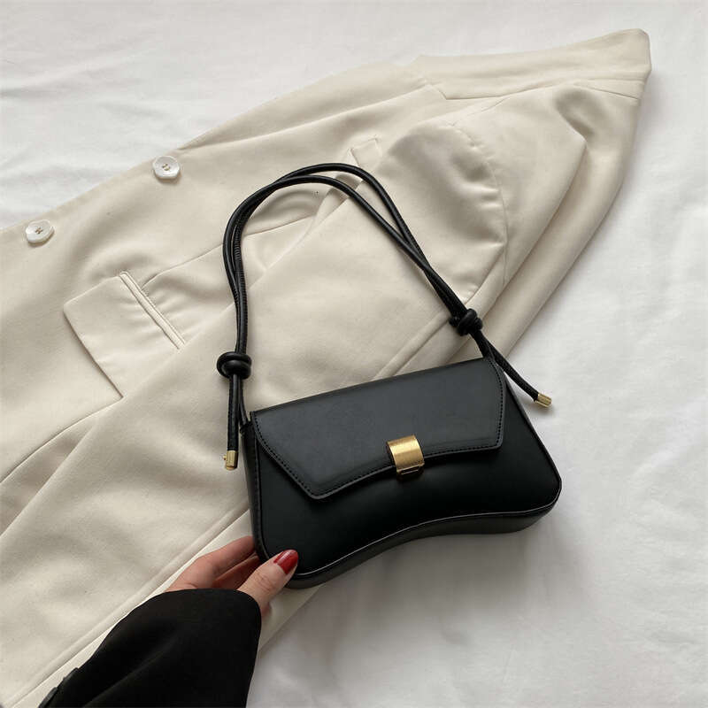 Casual small square trendy for women's autumn 2023 new item niche simple shoulder fashionable armpit bag