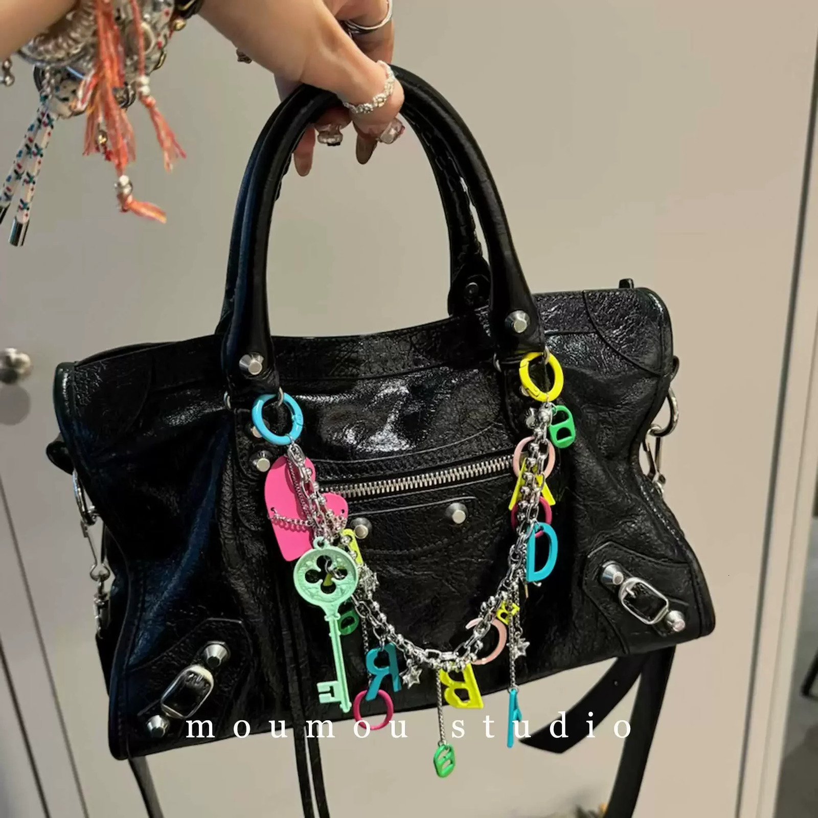3 Colored Letters Elements Bag Pendant Mobile Phone Chain Keychain Couples Gift Fashionable Accessorie 241008 4