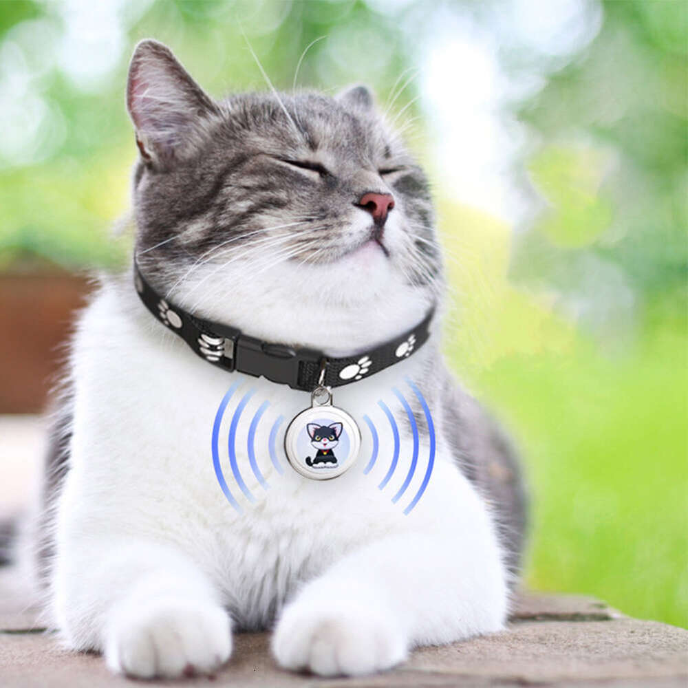 Pet anti loss tracker, dog GPS necklace, real-time global tracking device, Bluetooth compatible GPS, cat mini locator