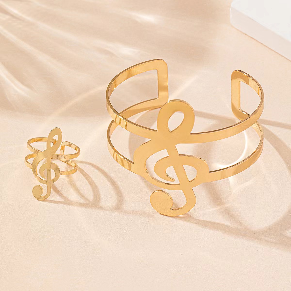 Sleek Circular Motif Metallic Bangle Edgy Wide Band Jewelry Piece Embracing Global Streetwear Styles