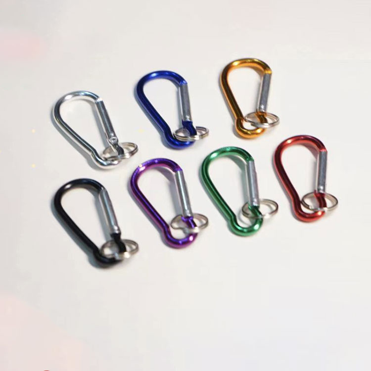 No.7 Hanging Keychain with Durable Mountain Climbing Buckle - Ideal for Outdoors