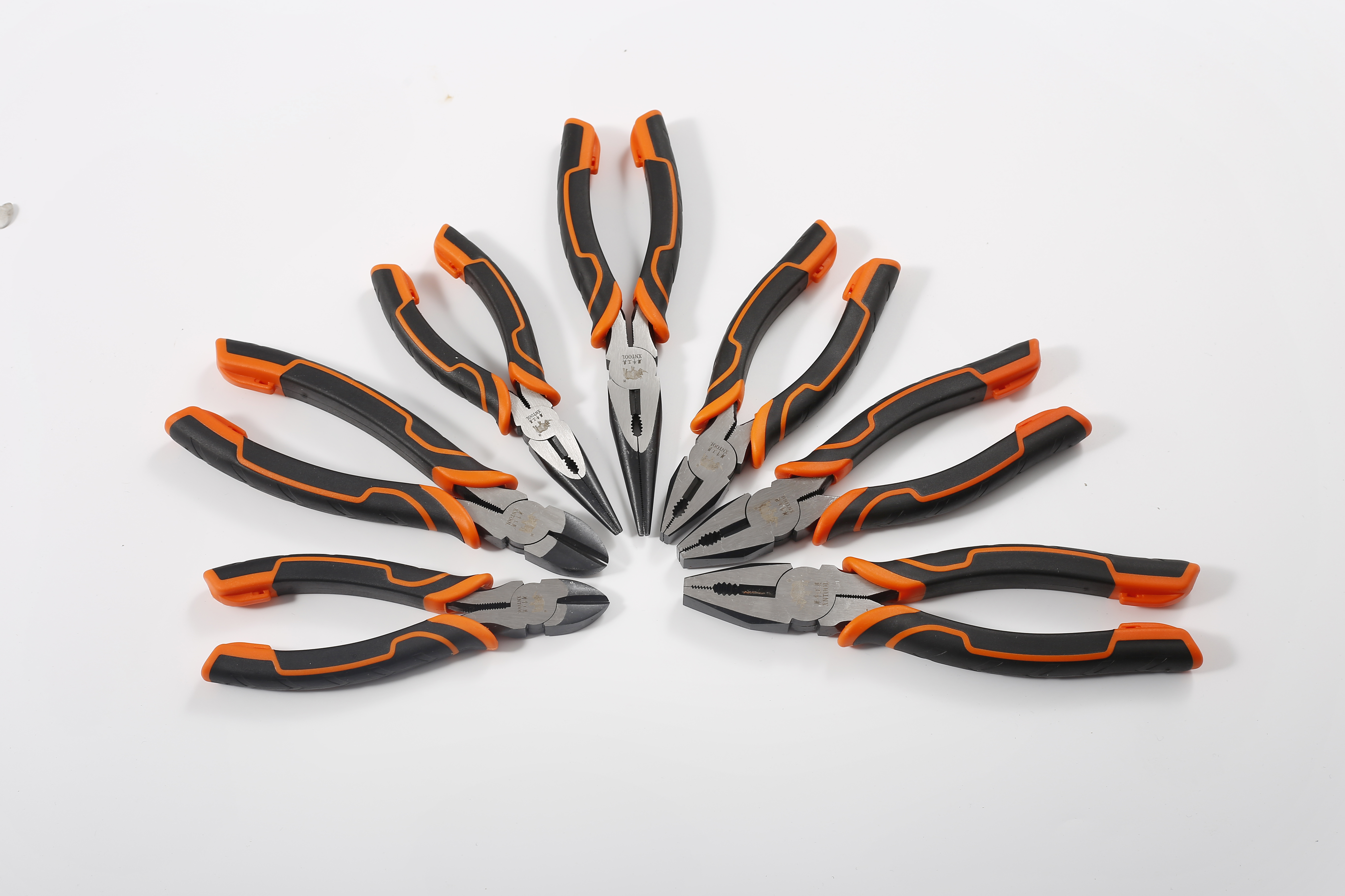 The surface of the handle of the new American pliers thread is blackened and then polished with precision