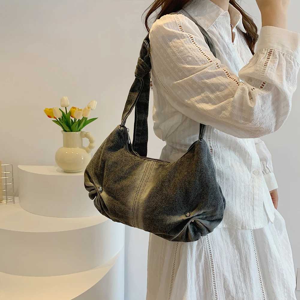 Denim Pleated Shoulder Bag Ladies Large Capacity Crescent Knotted Strap Handbag Zipper Hobo for Commuting Travel 241016