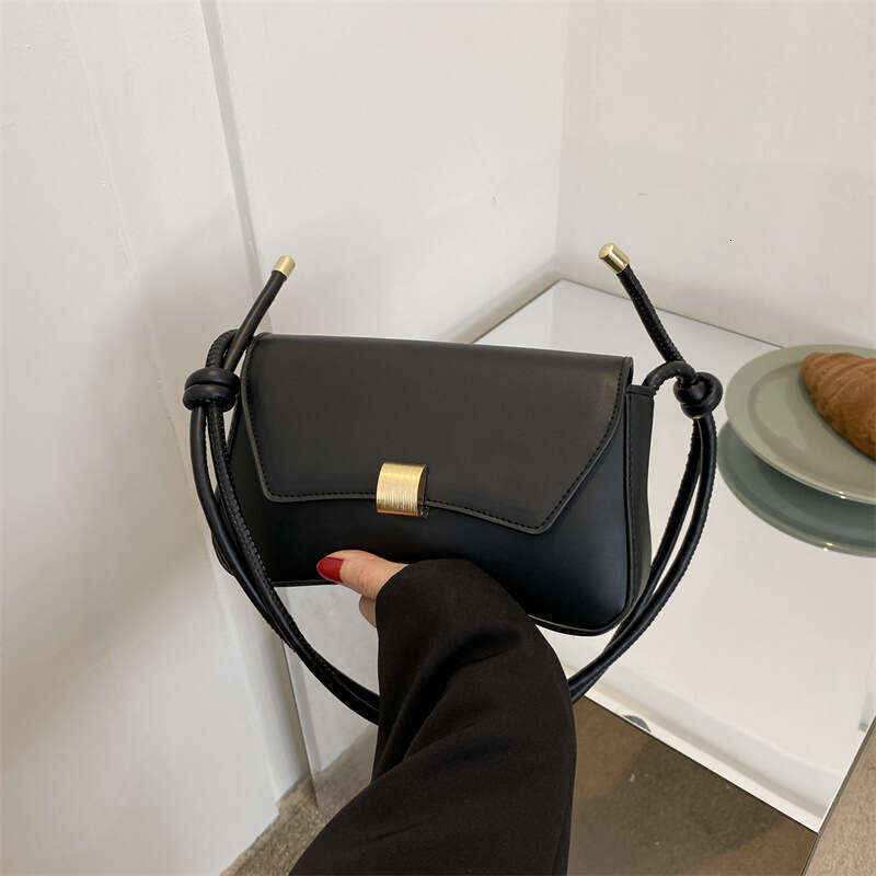 Casual small square trendy for women's autumn 2023 new item niche simple shoulder fashionable armpit bag
