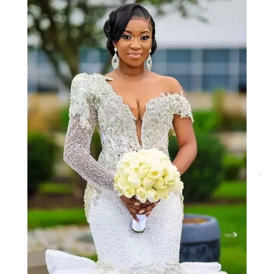 Arabic Aso Size Plus Ebi Urious Mermaid Lace Wedding Dress Beaded Crystals Long Sleeve Sequined Sparkly Bridal Dresses Gowns 2023 es