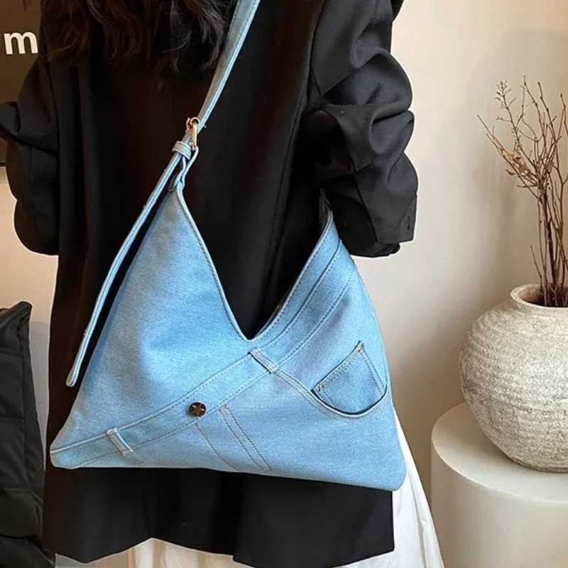New Denim Zipper Large Capacity Ladies s Shoulder Bag 2024 High Quality Fashion Casual Versatile City Commuter Crossbody 241016