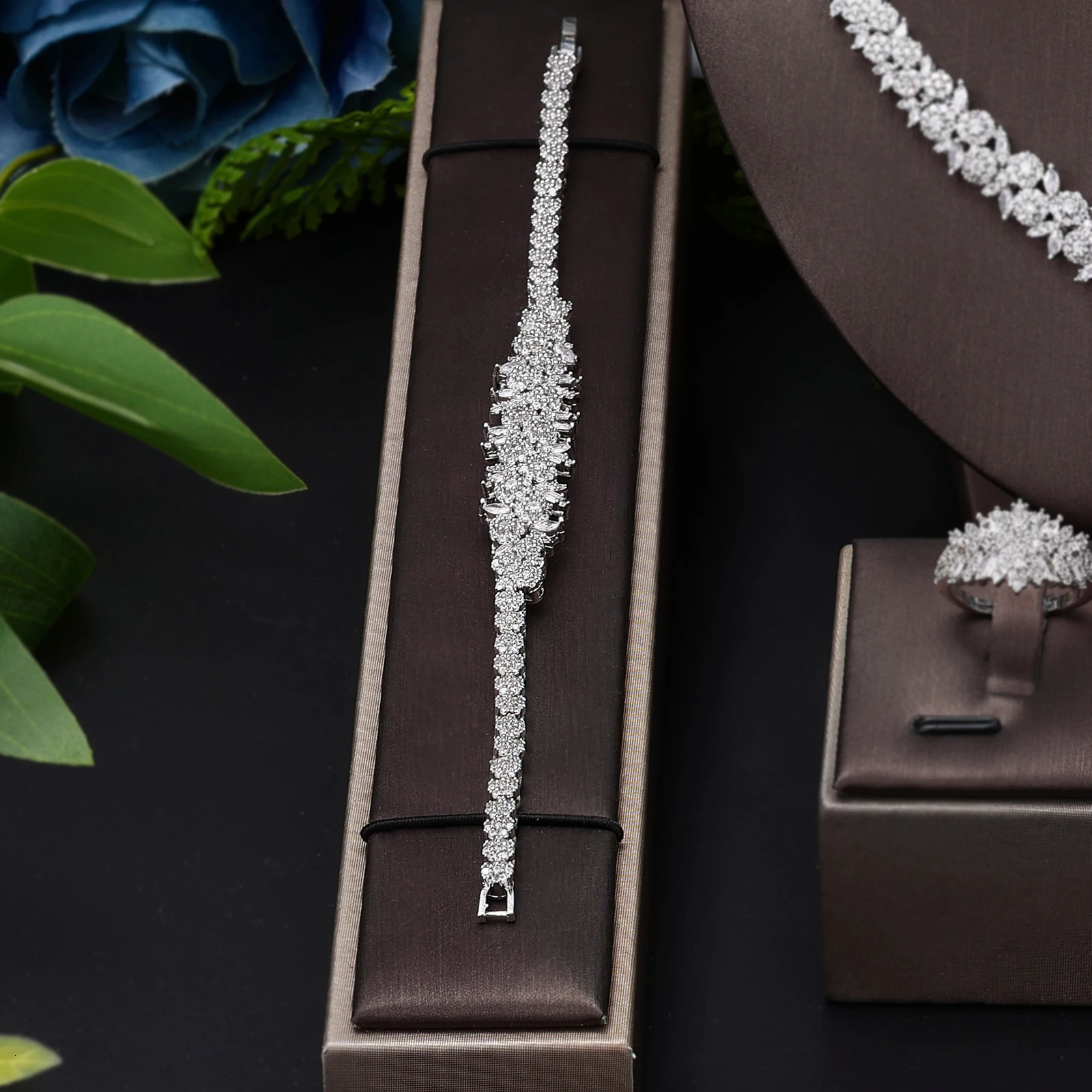4 pieces of bride zirconia full set of womens party jewelry Dubai Nigeria CZ crystal wedding necklace set 241016