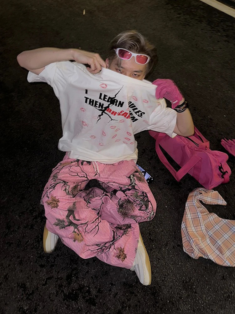 Mens Clothing Vintage Graffiti Casual Pants And Womens SpringAutumn Loose Pink Camouflage Print Straight Leg Overalls 241014