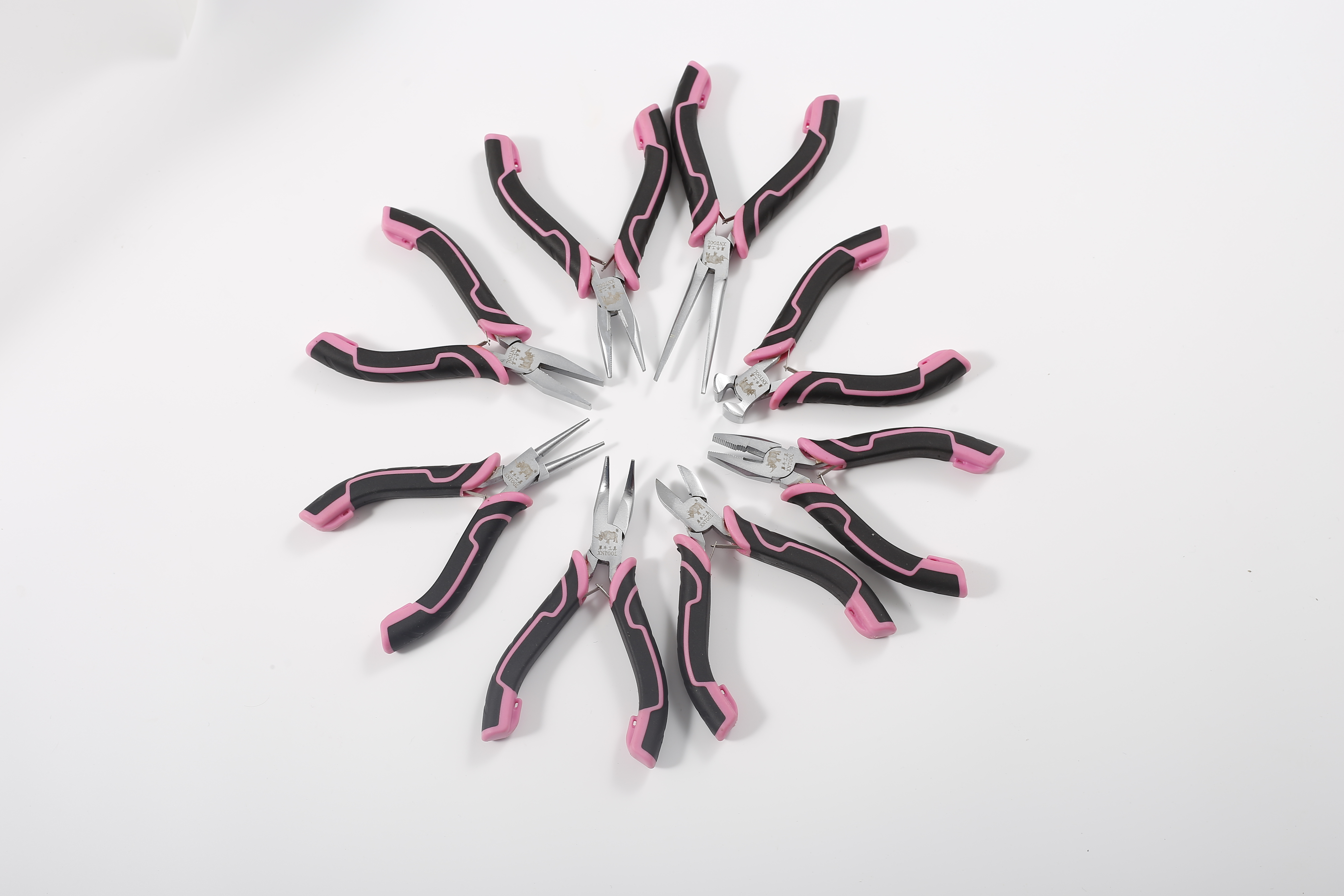 4.5-inch mini pliers with pearl nickel treatment on the surface
