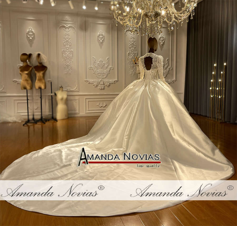Satin Elegant Wedding Dress For Bride