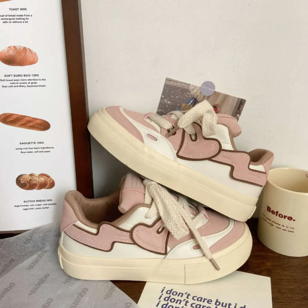 2024 New Casual Platform Korean Pink Green Kawaii Love Women Sneakers Strawberry Sports Daddy Shoes Versatile Vulcanize Tennis