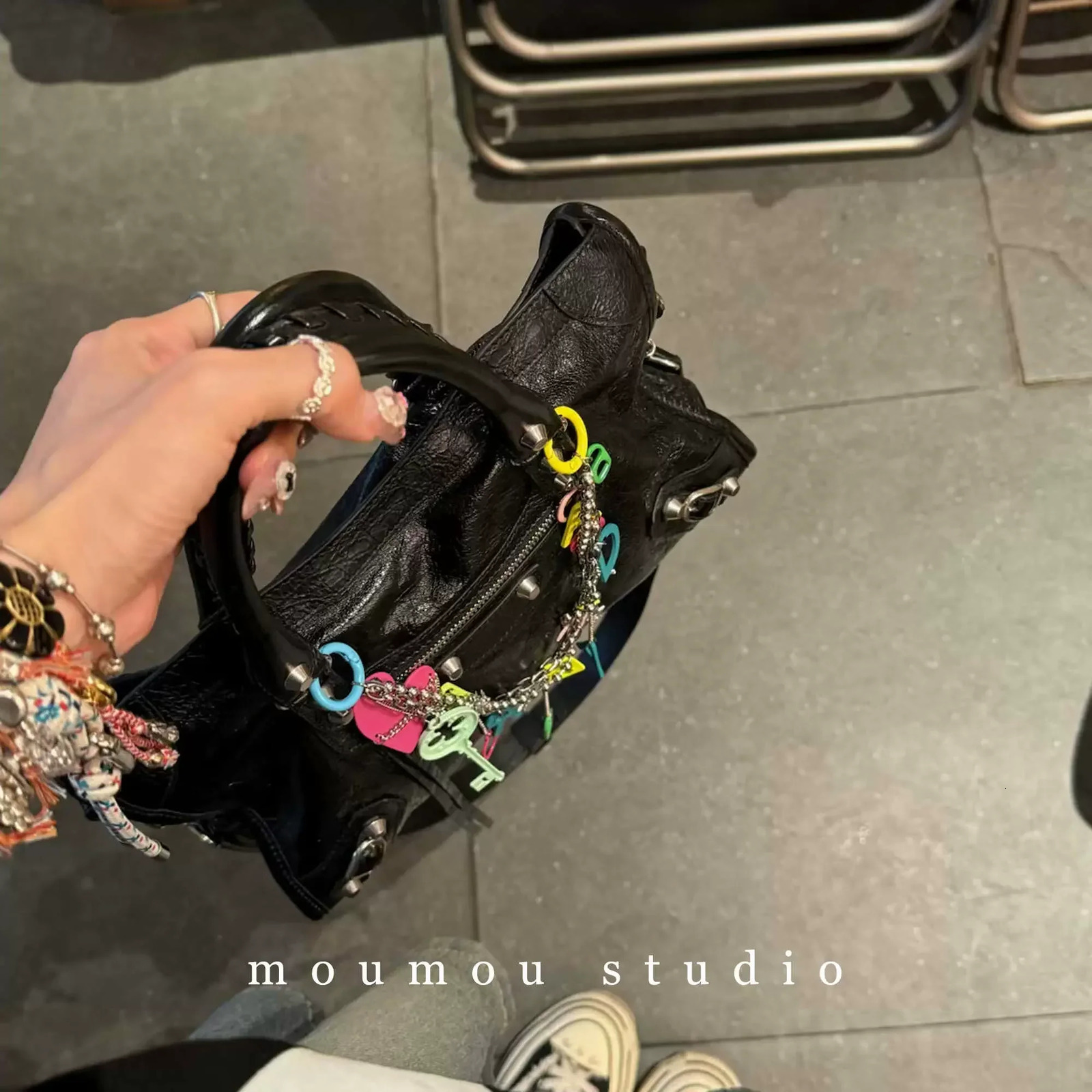 3 Colored Letters Elements Bag Pendant Mobile Phone Chain Keychain Couples Gift Fashionable Accessorie 241008 4