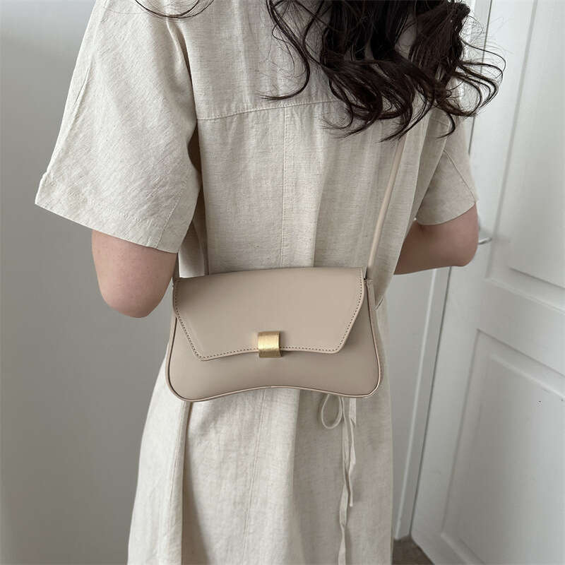 Casual small square trendy for women's autumn 2023 new item niche simple shoulder fashionable armpit bag